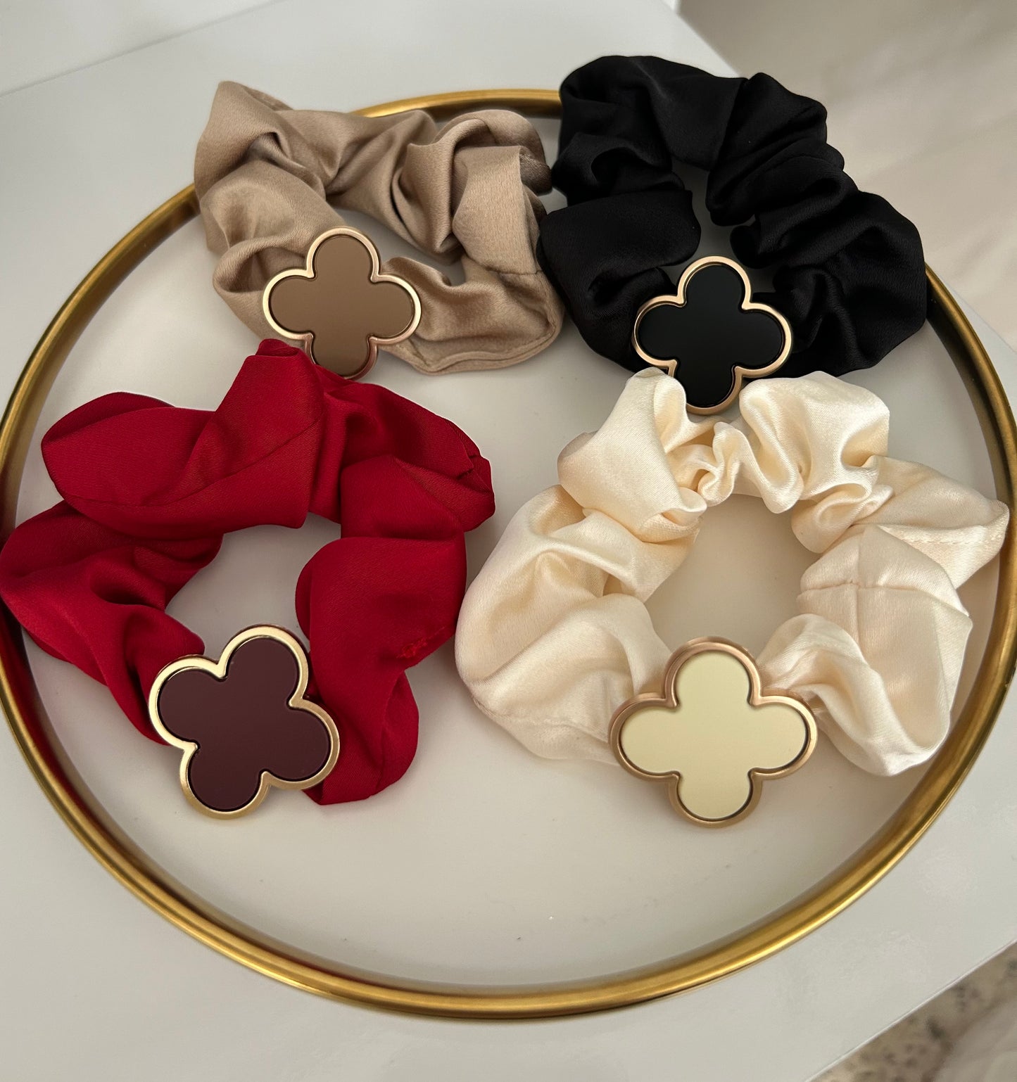 Clover scrunchie