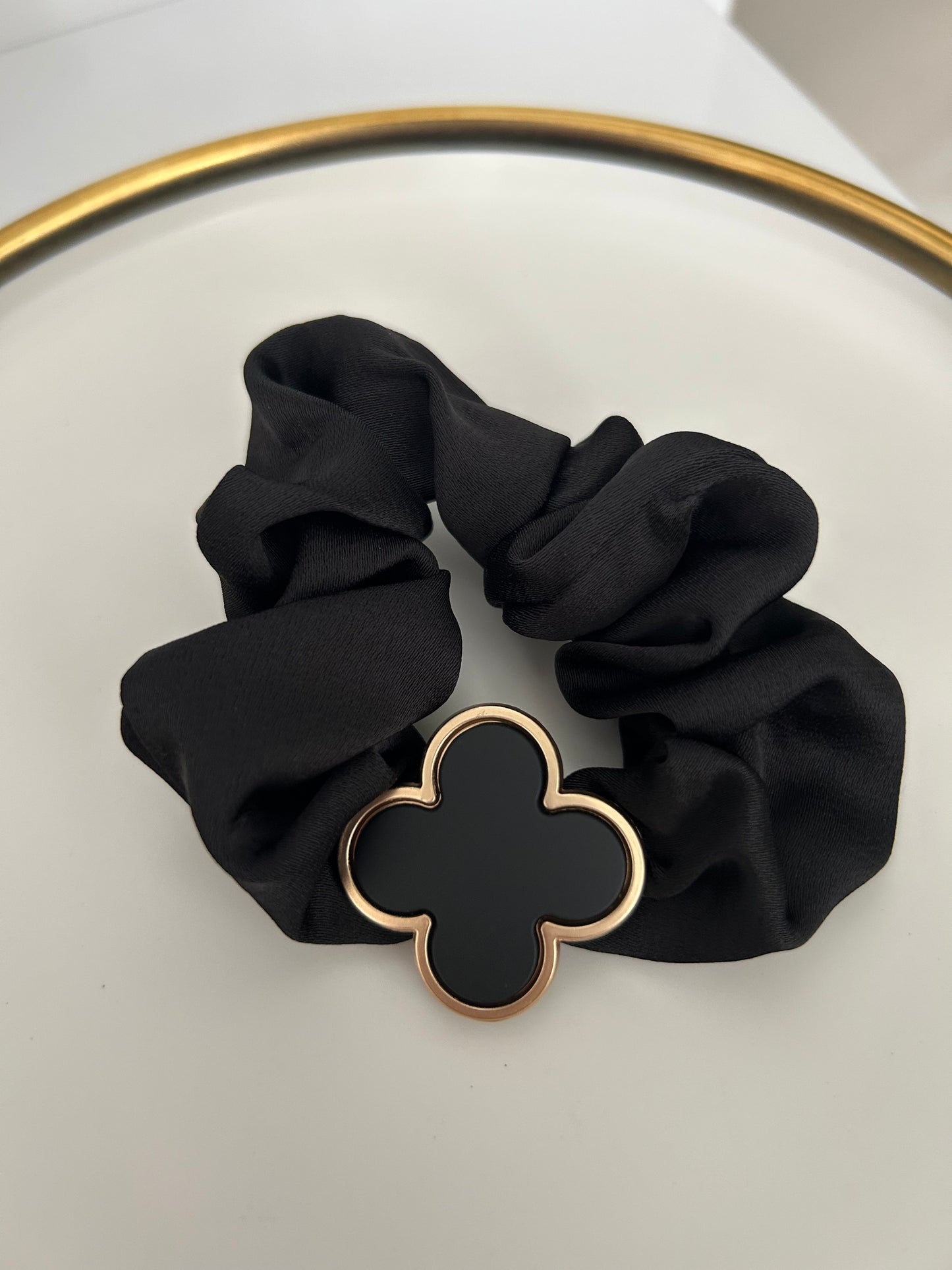 Clover scrunchie